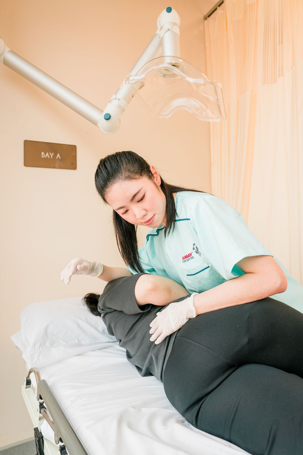 Who can do spinal manipulation